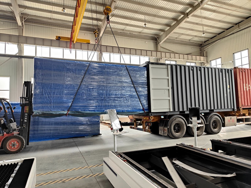 Razortek Fiber Laser Cutter RZ1530FB Shipped to Poland