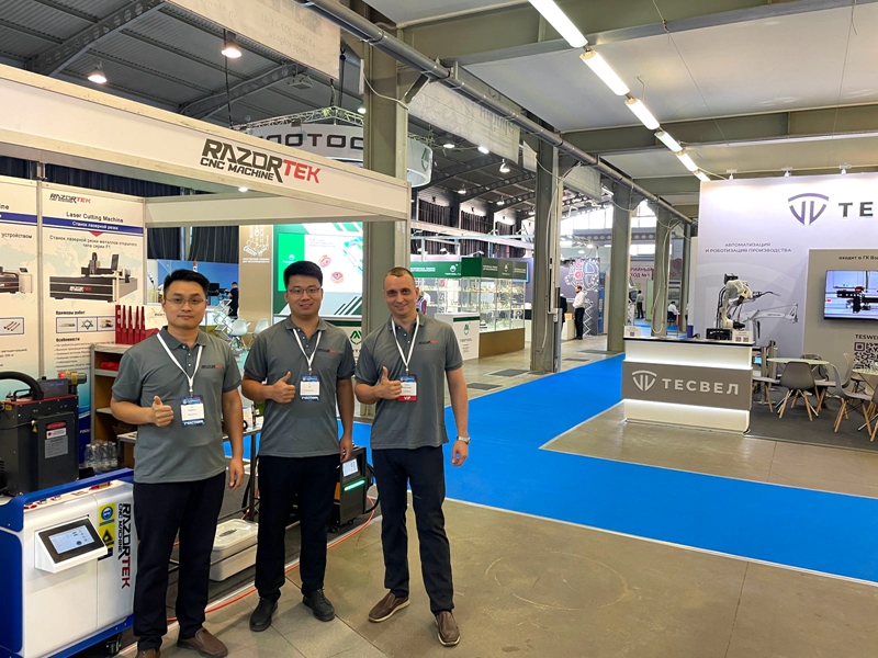 Razortek At The Промышленный салон In Samara
