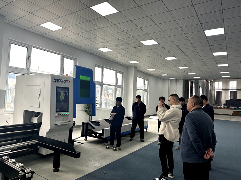 Russia Clients Visit Razortek Factory!